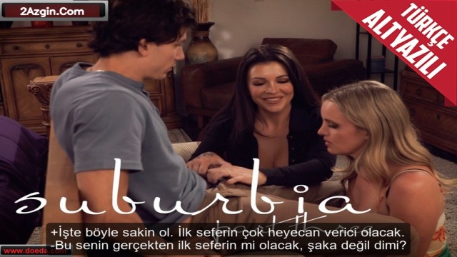 Üniversiteli Öğrencisi Sarışın Kızı Yanında İlk Seks Deneyimini Yaşatıyor